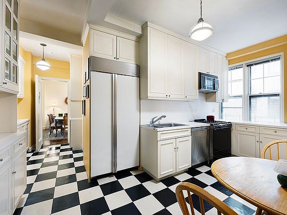 3rd image of 21-87 22 East St #88-9A