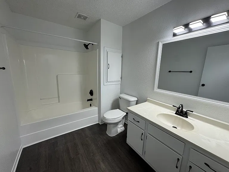 Prairie View Apartments — Photo 9