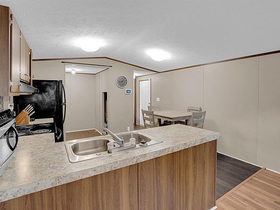 4th image of 232 Glencrest Dr