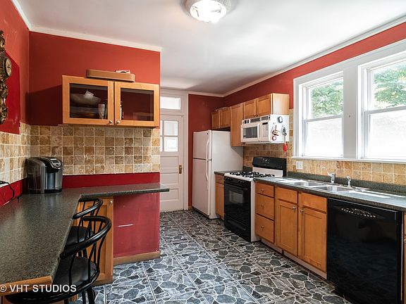 5th image of 2345 N Oak Park Ave