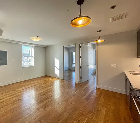 Rented by eRealty Advisors USA Inc | media 3