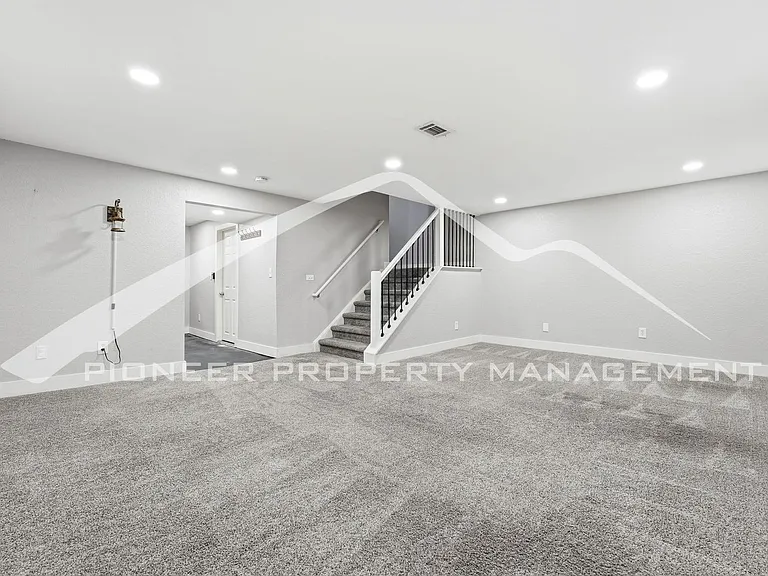 1827 Quail St #10 — Photo 21