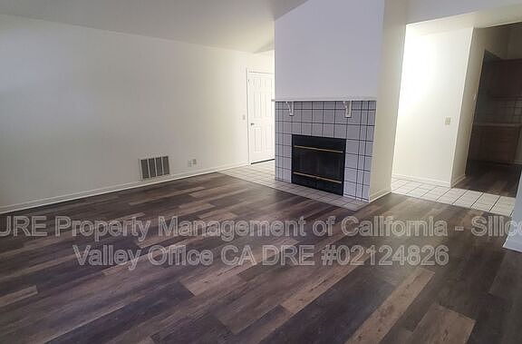 5th image of 222 Berryknoll Ct