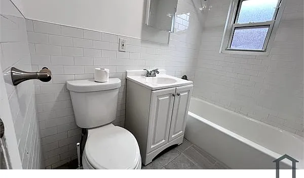 2033 Strang Ave #2 — Photo 27