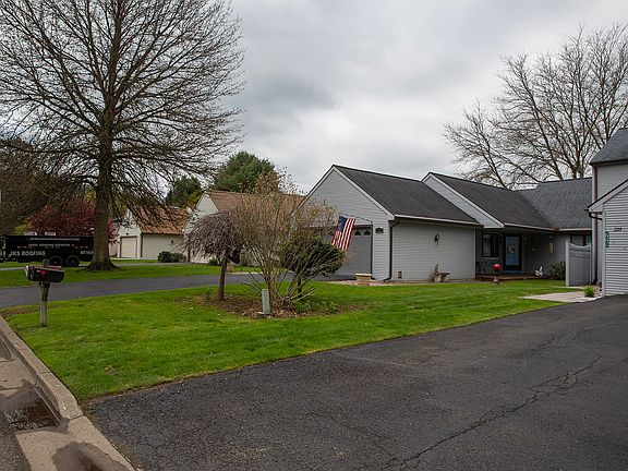 2nd image of 225 Loretta Ln