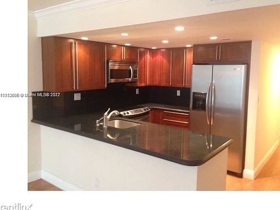 2nd image of 1717 N Bayshore Dr #A-1744