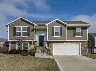 19598 W 121st St, Olathe, KS 66061