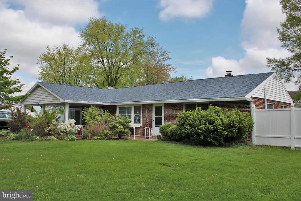 2336 Rhoads Rd photo 1