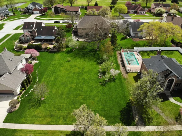 212 Orchard Ln, Beecher, IL 60401