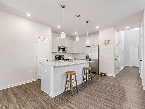 3rd image of 5847 Ginger Dr