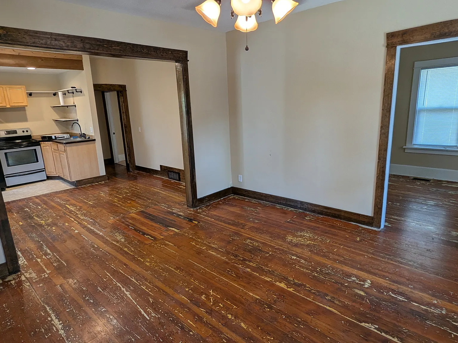 3 bed, 1196 sqft, $1,250 — Photo 3