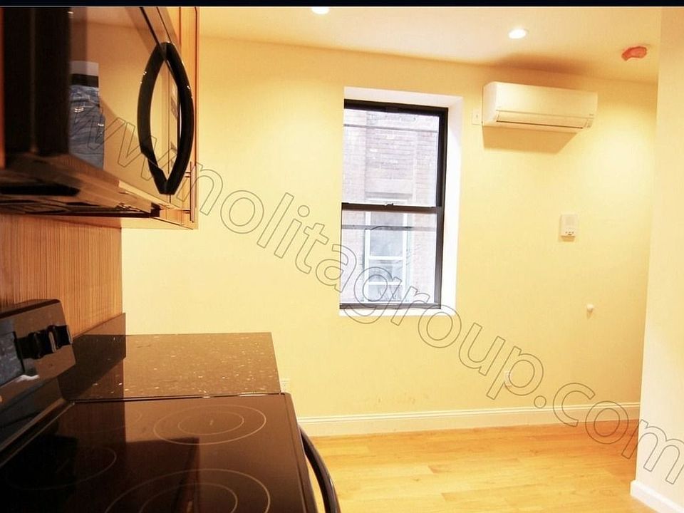 2nd image of 11 Allen St APT 3R