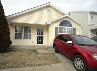 6317 Cottage Field Cir, Louisville, KY 40218