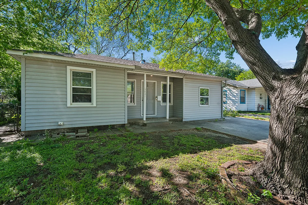 Building Photo - 2821 S Hills Ave