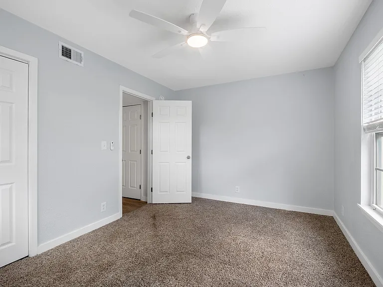 5504 Coventry Ln — Photo 10