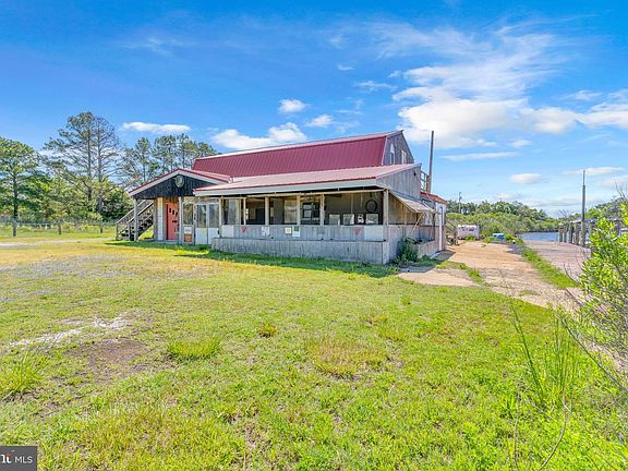 2nd image of 16129 Piney Point Rd