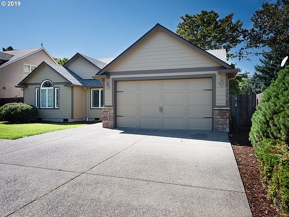 3rd image of 8610 NE 31st Cir
