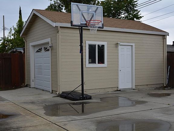 4th image of 1741 Marigold Ct