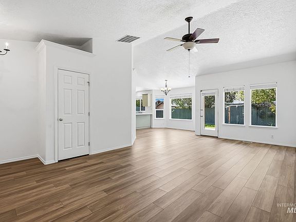 3rd image of 7743 W Devonwood Dr