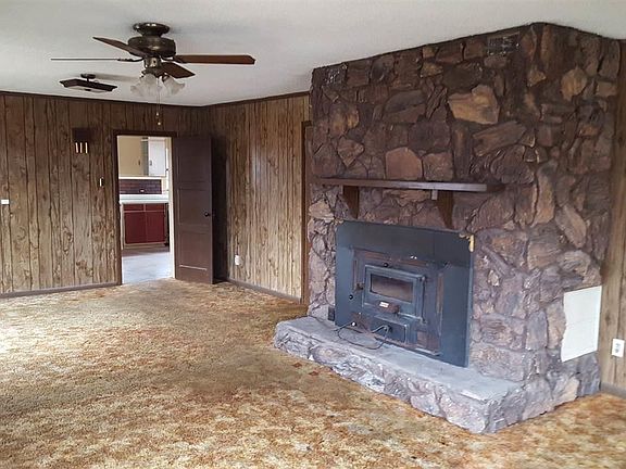 2nd image of 910 Harrell Ave