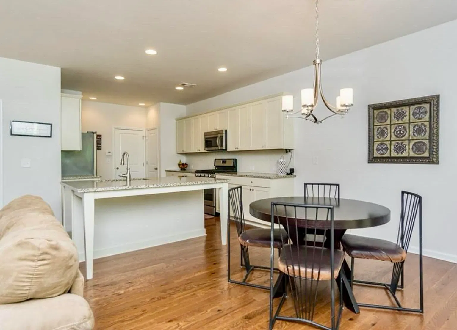 271 Stone Park Dr — Photo 4