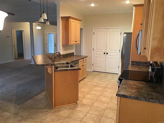 4th image of 102 Belvedere Ln