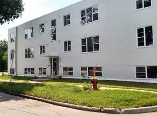 1630 Main St #2, Winnipeg, MB R2V1Y5