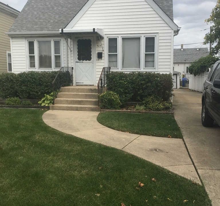 1st image of 4241 N Newcastle Ave