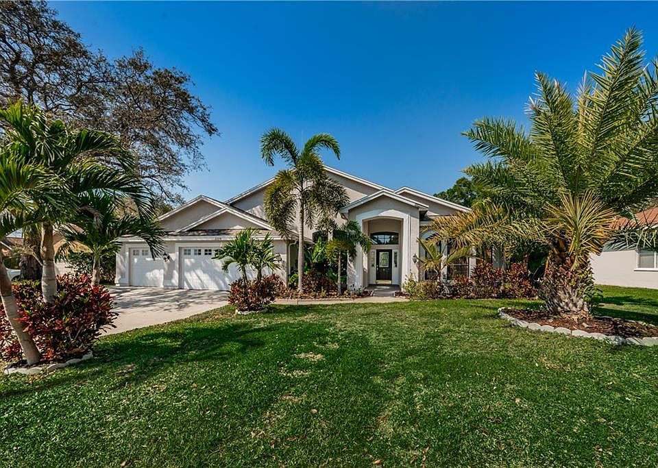 1st image of 2994 Country Woods Ln