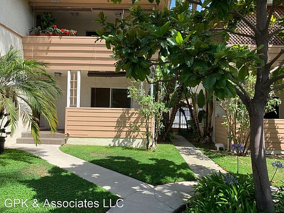 3rd image of 3726 S Centinela Ave