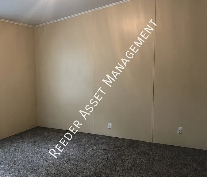 515 E 900 N — Photo 3