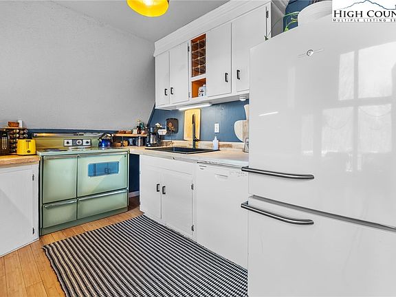 12th image of this home