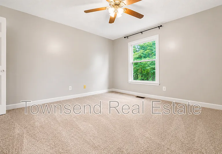 2937 Delaware Dr — Photo 26