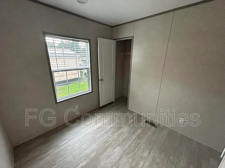 129 Sides Meadow Dr #4 — Photo 6
