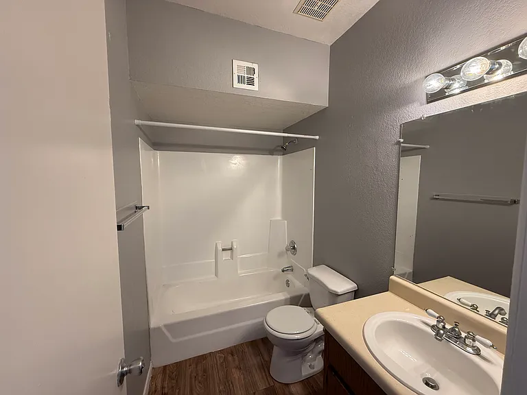 2839 E Le Marche Ave #203 — Photo 10