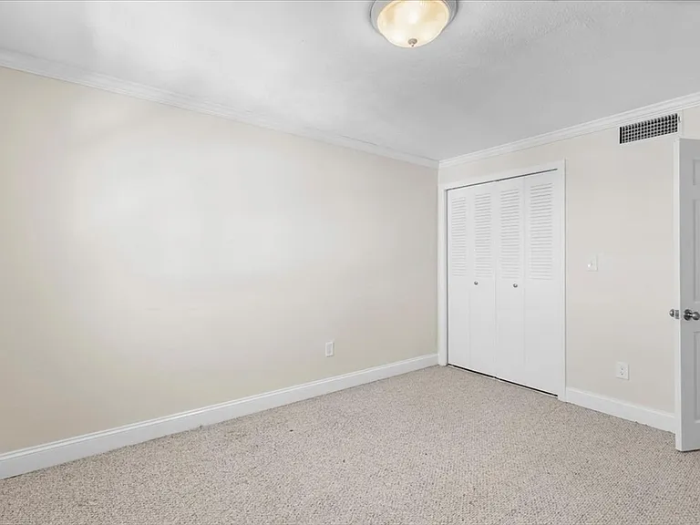 8 Captain Cook Ln #U — Photo 24