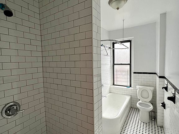 5th image of 46 Cooper St #2V