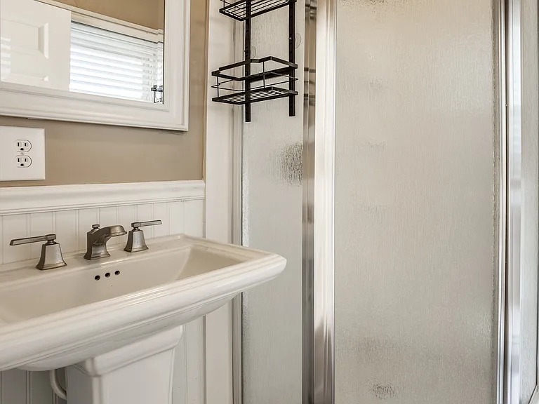 4327 N Park Ave — Photo 15