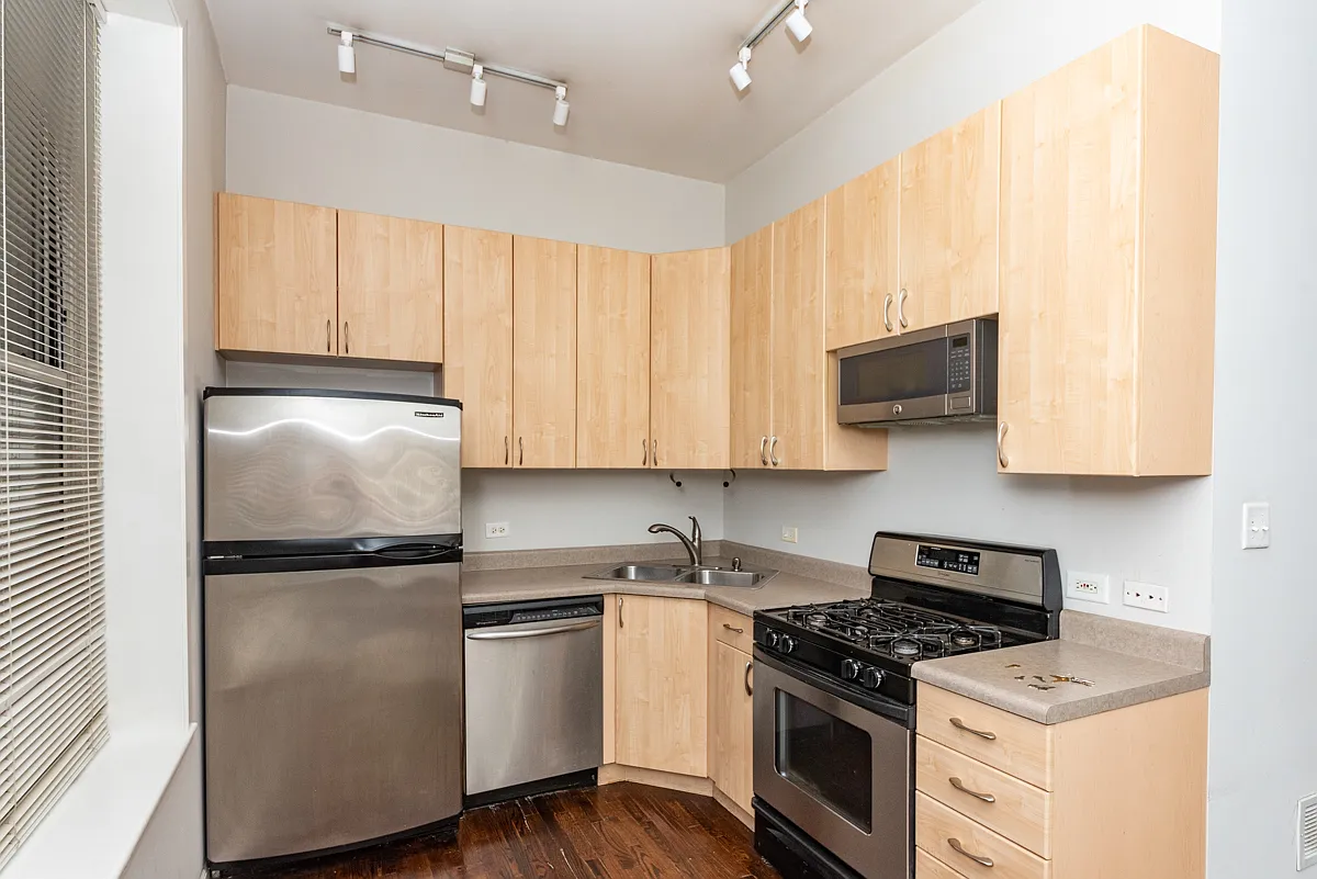2 bed, 1.0 bath, 1050 sqft, $2,650 — Photo 4