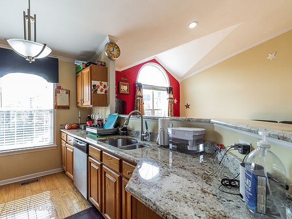3rd image of 144 Allerton Dr #144