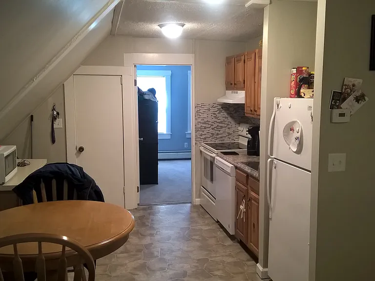 187-189 Lowell St #3 — Photo 3