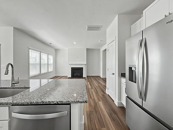 3rd image of 5166 Runnerstone Rd