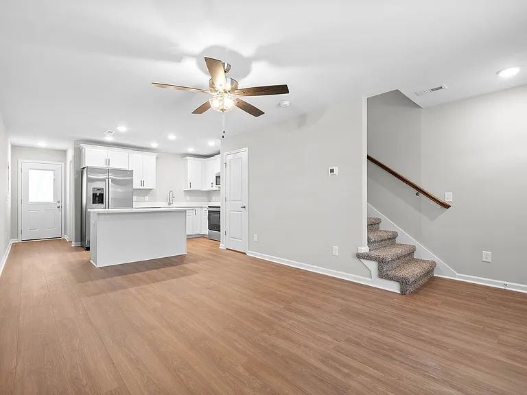 905 Center Rd #A — Photo 5