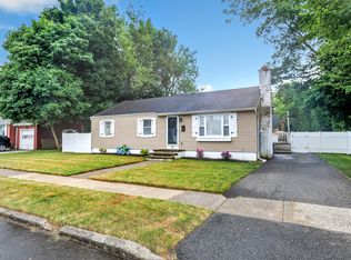 37 Winter St, Stratford, CT 06614