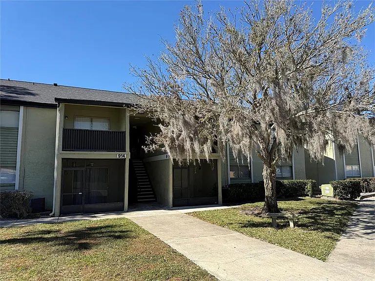 914 Lake Destiny Rd #F — Photo 2