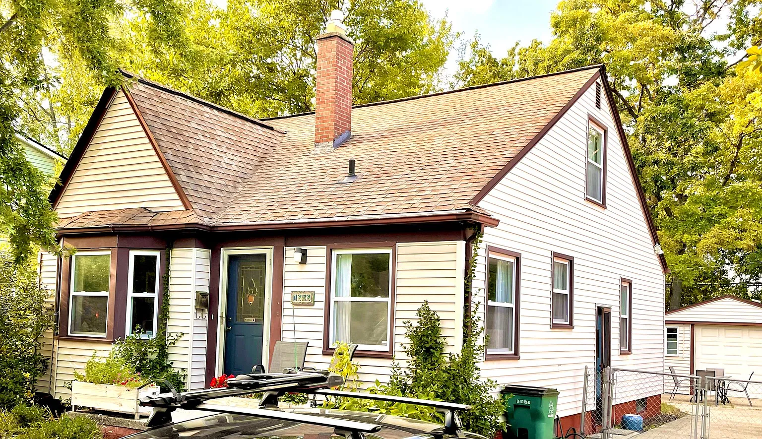 1656 W Troy St photo 1
