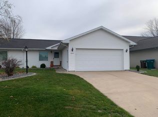 2410 N Skylark Dr, Appleton, WI 54914