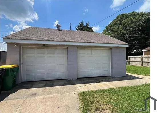 2 bed, 1050 sqft, $1,350 — Photo 2