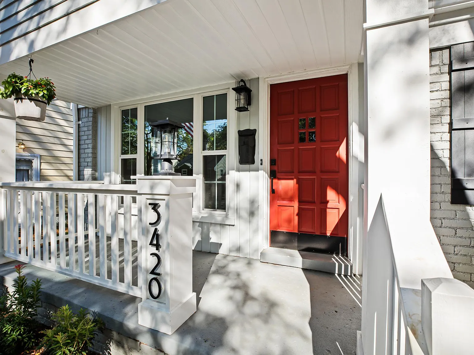 3 bed, 1000 sqft, $3,200 — Photo 3