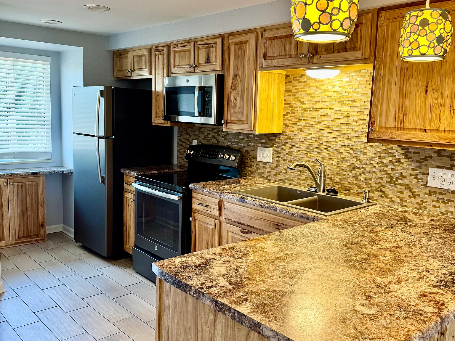 41 Apollo Ln — Photo 2